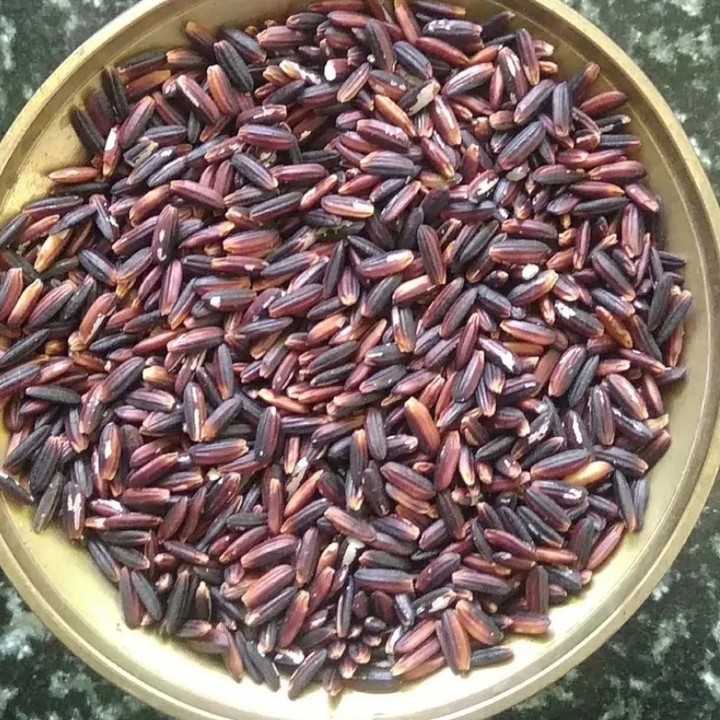 Karuppu Kavuni rice is also known as black rice or Emperor's rice. In some places, it is also called Forbidden rice and purple rice. Royal terms call it because of its several health benefits such as prevention of diabetes, cancer, and many other body problems. Rs. 180/kilo